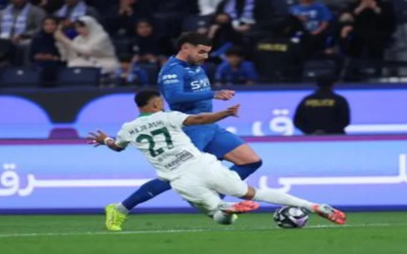 قمة سلبية.. تعادل الهلال والأهلي يشعل صراع ترتيب الدوري السعودي للمحترفين